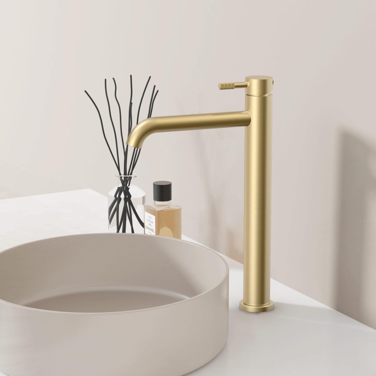 STRIA MITIGEUR LAVABO HAUT – DÉMARRAGE À FROID – POIGNÉE AVEC STRUCTURE STRIÉE RAFFINÉE – SANS BONDE – OR BROSSÉ (PVD) - Image 2