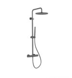 STRIA ENSEMBLE DE DOUCHE PLUIE – THERMOSTATIQUE – COOL TOUCH – DOUCHE DE TÊTE 30 CM – MONTAGE APPARENTE – BOUTONS S AVEC STRUCTURE STRIÉE RAFFINÉE – GUNMETAL (PVD)