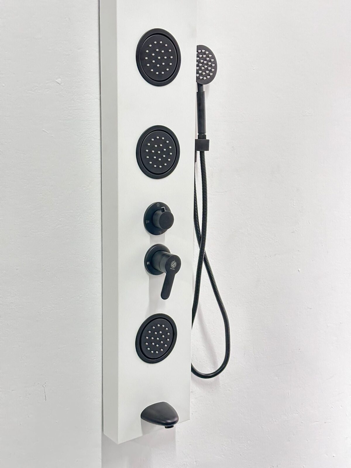 Douche Panel Mattet While All Black Accessory - Image 5